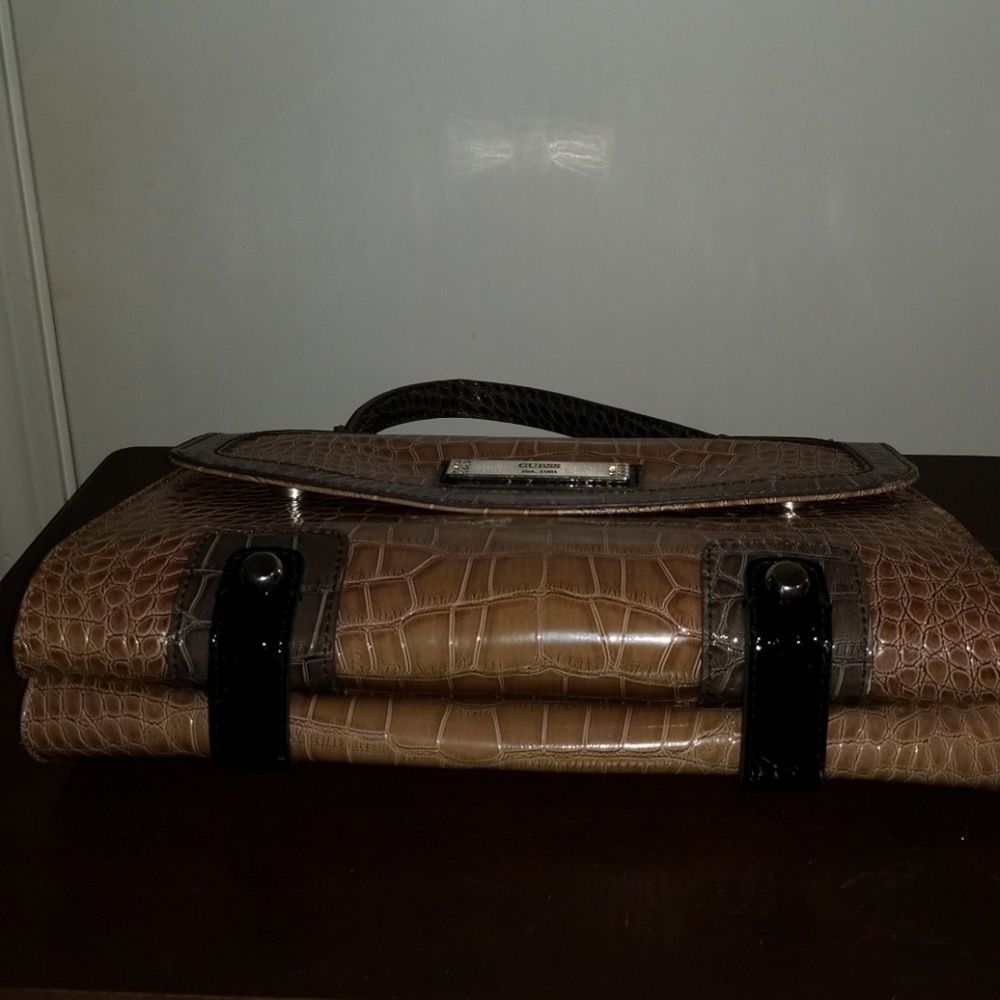 Guess Purse - Picture 5 of 6
